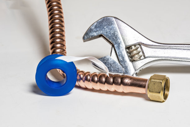 水管需要扳手管和特氟隆胶带图片下载