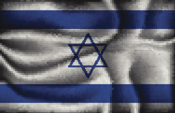 在明亮的背景上，皱巴巴的以色列国旗。图片下载