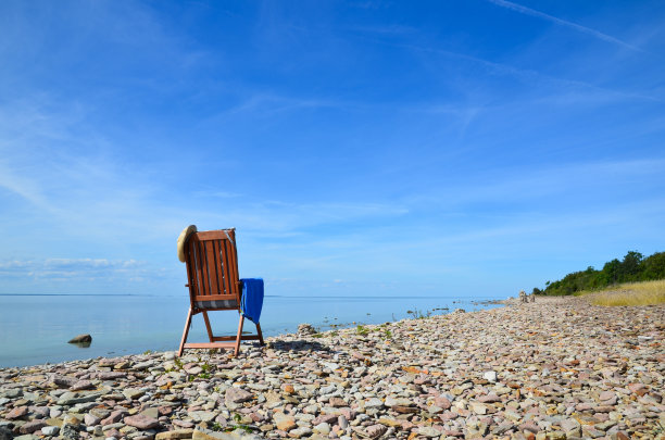 石质海岸线椅图片下载