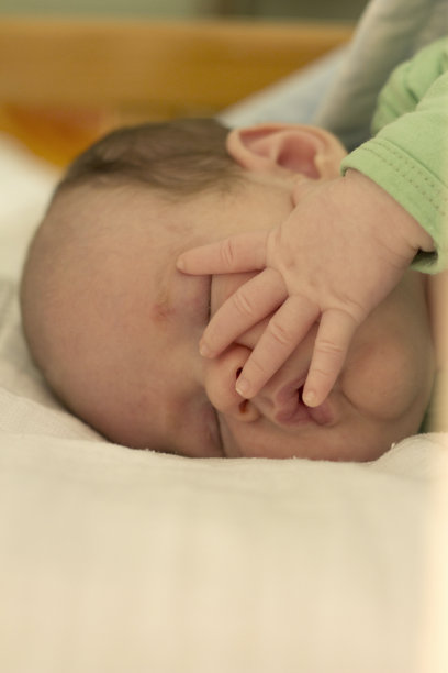 手放在脸上图片下载