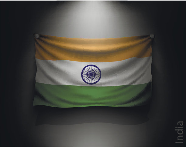 在一面黑暗的墙上挥舞着印度国旗图片下载