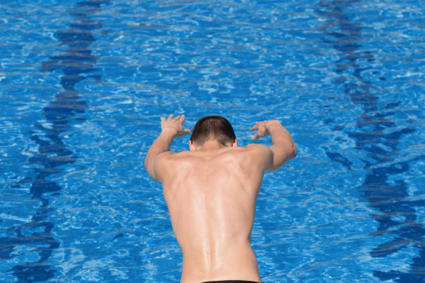 准备游泳图片下载