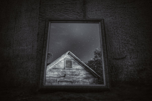 夜晚的镜子图片下载