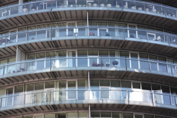 《阁楼》图片下载