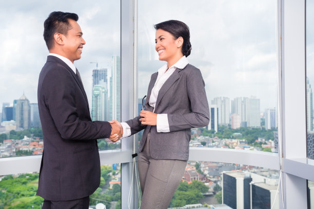 业务人员握手图片下载