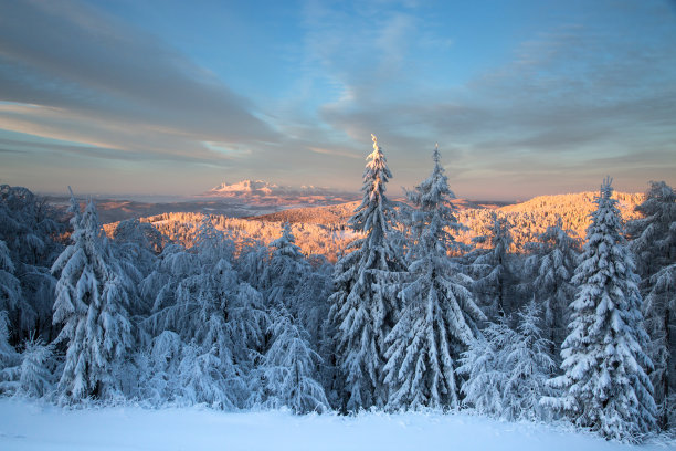 冬天的山景观图片下载