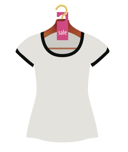 木制衣架与销售标签和t恤图片下载