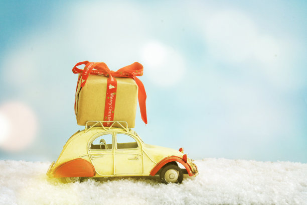 玩具车和圣诞礼物图片下载