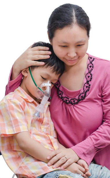 母亲和生病的儿子图片下载