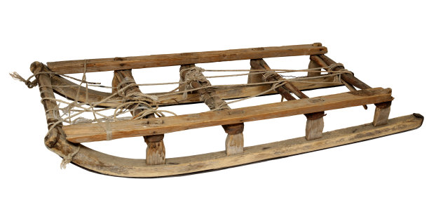 木制的复古雪橇孤立在白色的背景图片下载