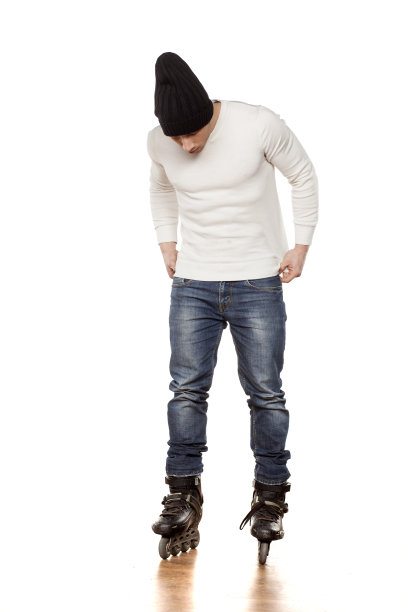 穿旱冰鞋的男人图片下载