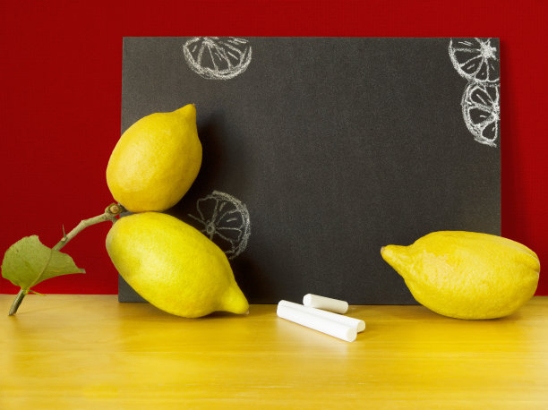 夏日菜单上的柠檬黑板图片下载