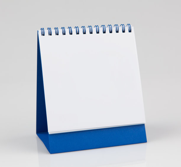 空白台历，孤立在白色背景上图片下载
