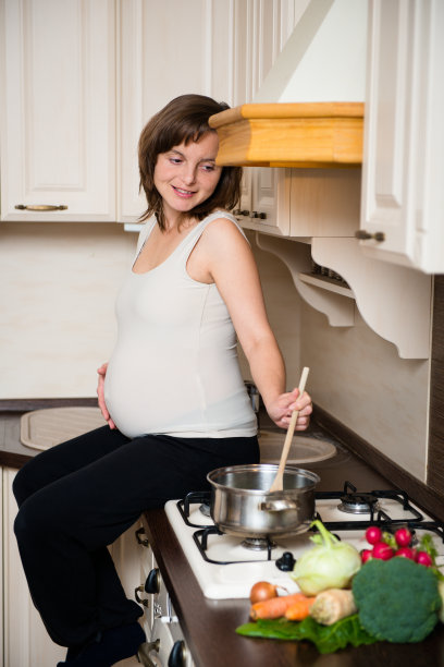 孕妇烹饪图片下载
