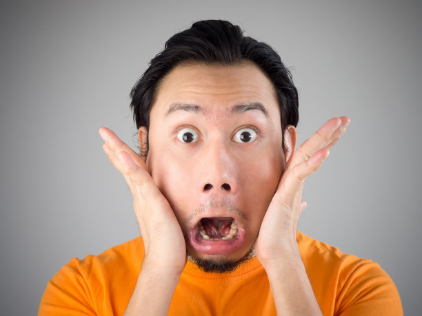 震惊和惊讶的表情。图片下载