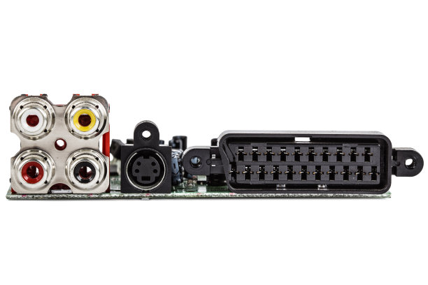 带有音频和视频连接的电子电路板图片下载