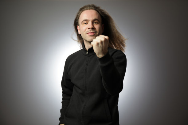 重金属的家伙图片下载