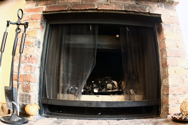 旧蒙特利尔壁炉里的灰烬-鱼眼镜头图片下载