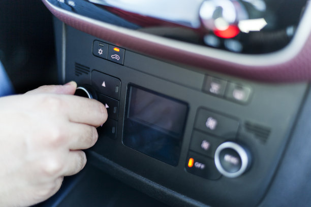 手动打开汽车里的空调图片下载