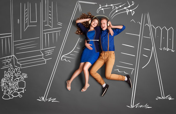 浪漫的秋千。图片下载