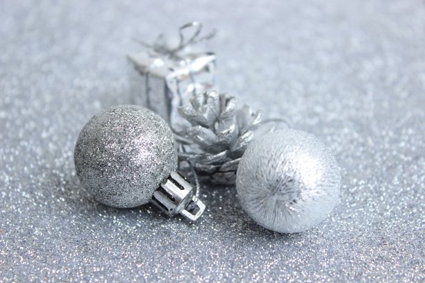 银色圣诞装饰图片下载
