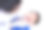 年轻的牙医检查儿童的口腔健康，孤立上白图片下载