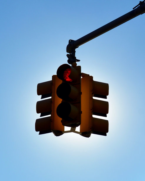 信号灯或红绿灯显示红色图片下载