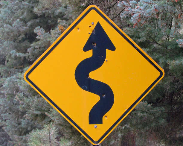 曲线的前图片下载