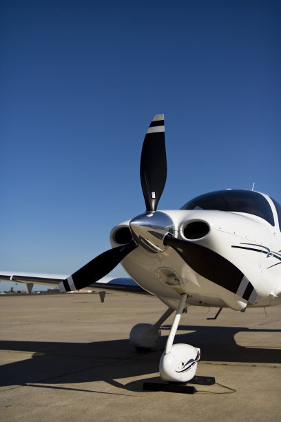 拥有蓝天的私人飞机图片下载