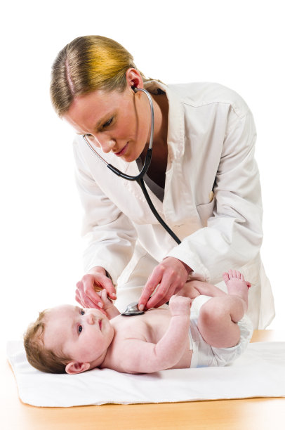 用听诊器检查婴儿图片下载