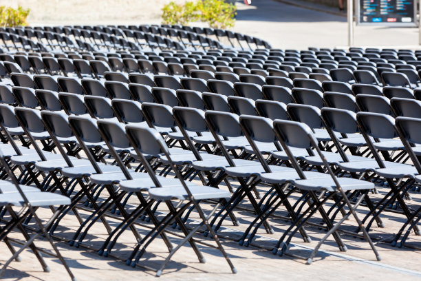 看台座位排在户外图片下载