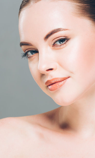 美丽的女人肖像脸部特写工作室灰色背景图片下载