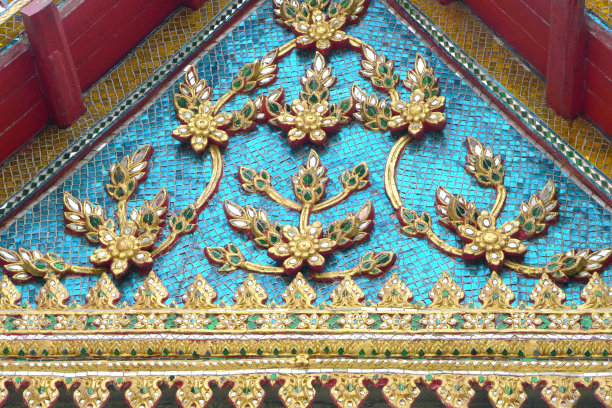 这座著名寺庙的山墙很漂亮图片下载