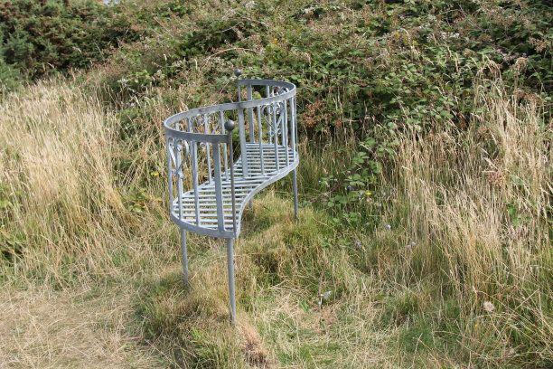 金属的座位。图片下载