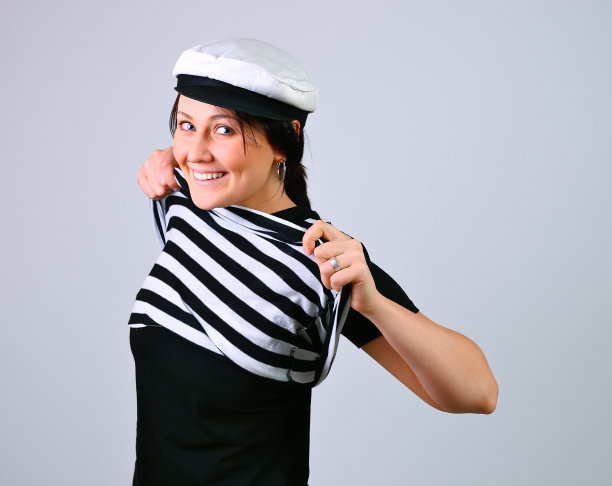 一个年轻女子的肖像图片下载