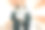 商业伙伴与笔记本电脑在木风格的办公室图片下载