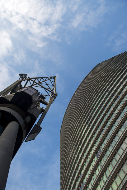 公司大厦低角度照片图片下载