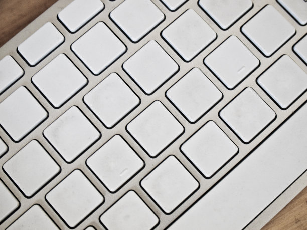 白色键盘图片下载