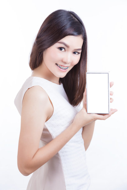 穿着白衣的美丽亚洲女人图片下载