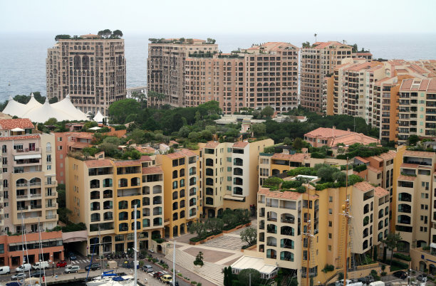 蒙特卡洛的豪华住宅高层建筑图片下载