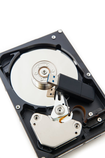 USB闪存驱动器和硬盘驱动器。图片下载