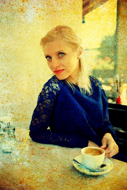 女人喝咖啡图片下载