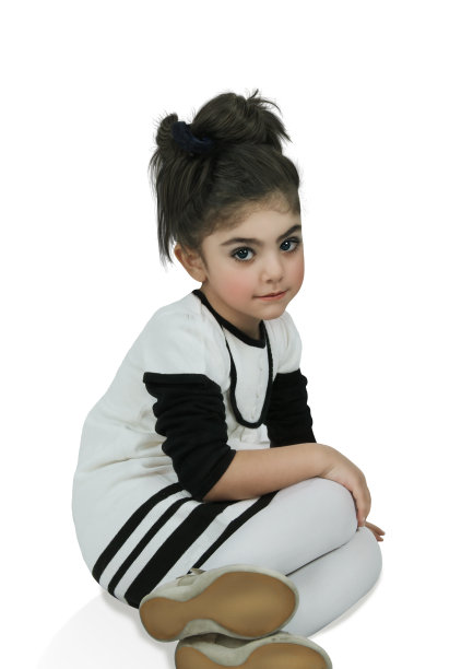 穿白裙子的女孩图片下载