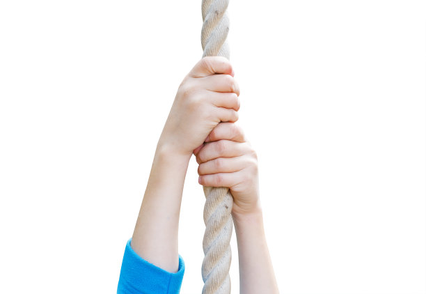 孩子们的手牵着绳子图片下载