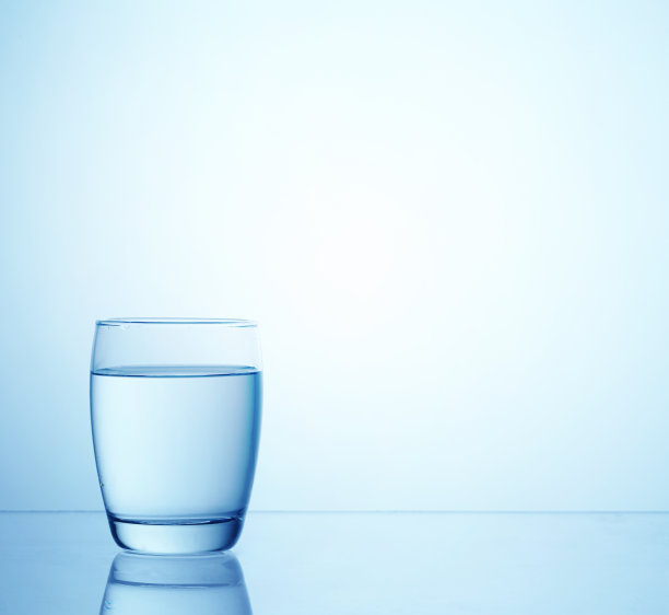 一杯水图片下载