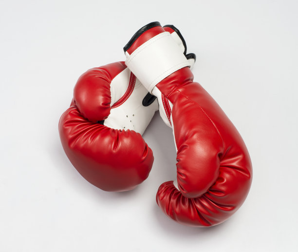 红色拳击手套图片下载