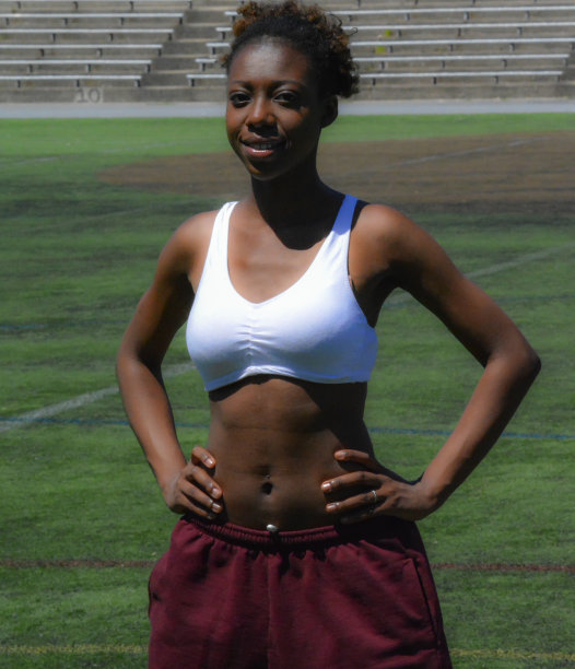 田径上的非裔美国女运动员图片下载