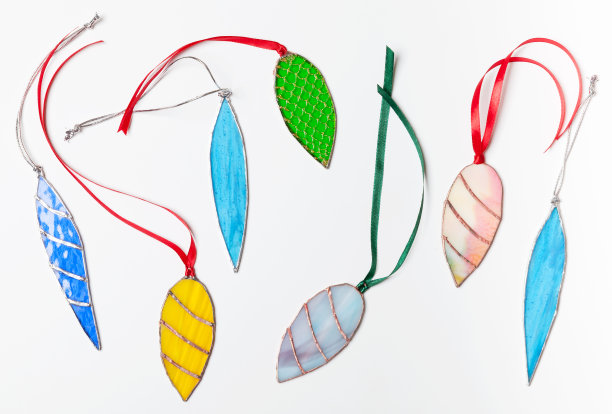 一套彩色玻璃手工圣诞装饰项目图片下载