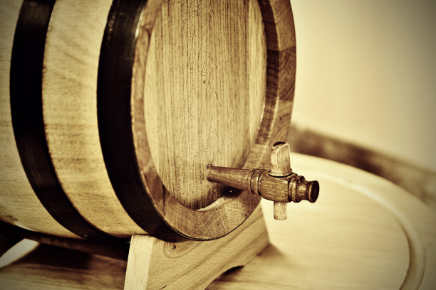 木制的桶图片下载