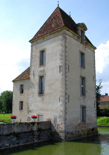 在科玛林城堡的角落里图片下载